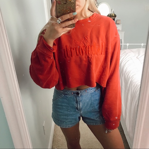 Urban Outfitters Tops - cropped ashworth pullover